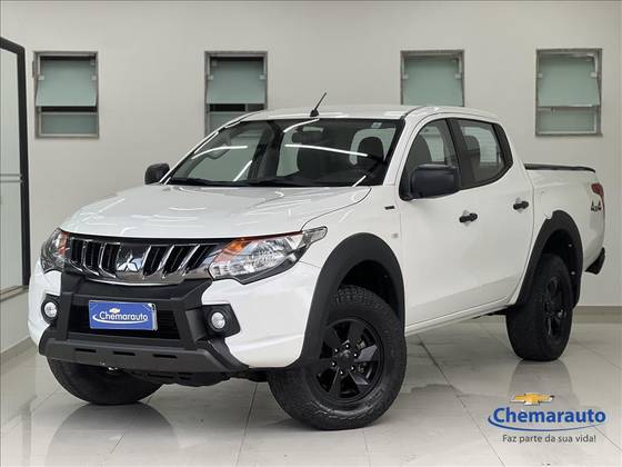 MITSUBISHI L200 TRITON 2.4 16V TURBO DIESEL OUTDOOR GLS CD 4X4 AUTOMÁTICO